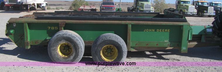 image for item B2119 John Deere 785 manure spreader