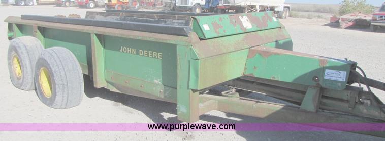 image for item B2119 John Deere 785 manure spreader
