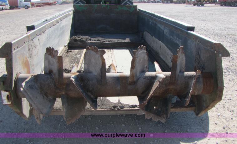 image for item B2119 John Deere 785 manure spreader