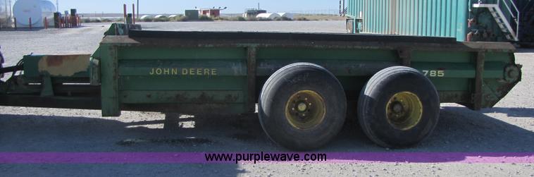 image for item B2119 John Deere 785 manure spreader