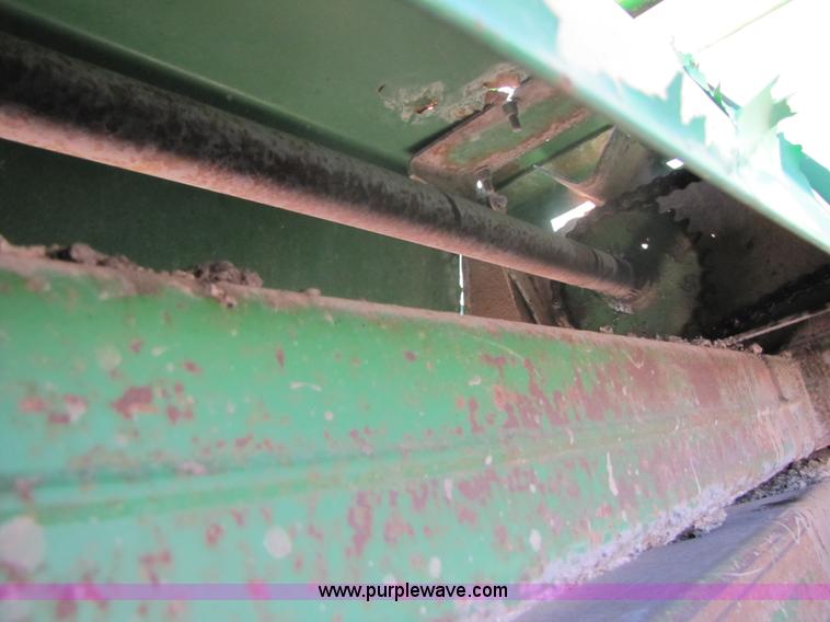 image for item B2119 John Deere 785 manure spreader