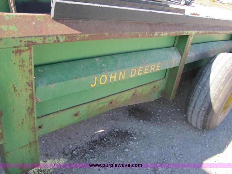 image for item B2119 John Deere 785 manure spreader