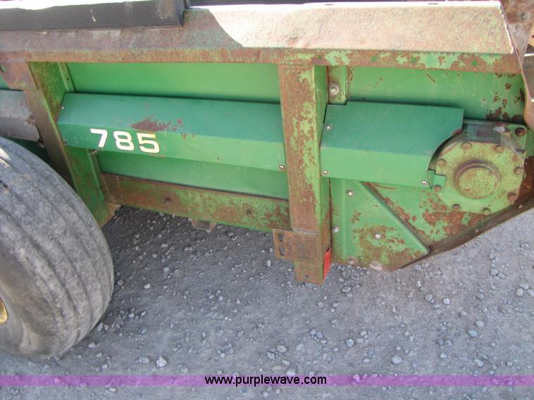 image for item B2119 John Deere 785 manure spreader