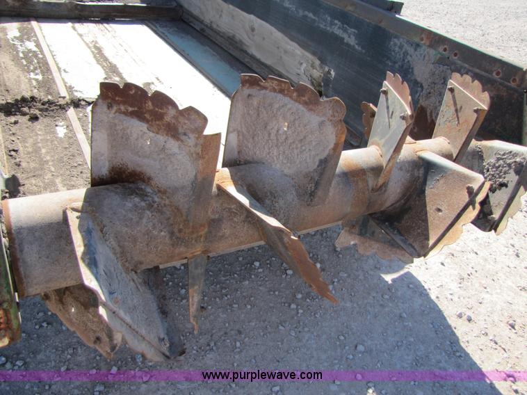 image for item B2119 John Deere 785 manure spreader