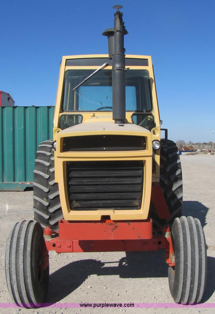 image for item B2125 1972 Case 1370 tractor