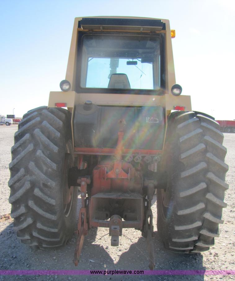 image for item B2125 1972 Case 1370 tractor