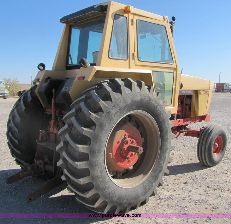 image for item B2125 1972 Case 1370 tractor
