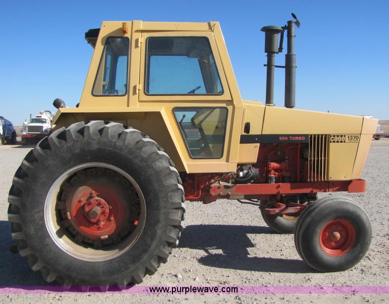 image for item B2125 1972 Case 1370 tractor