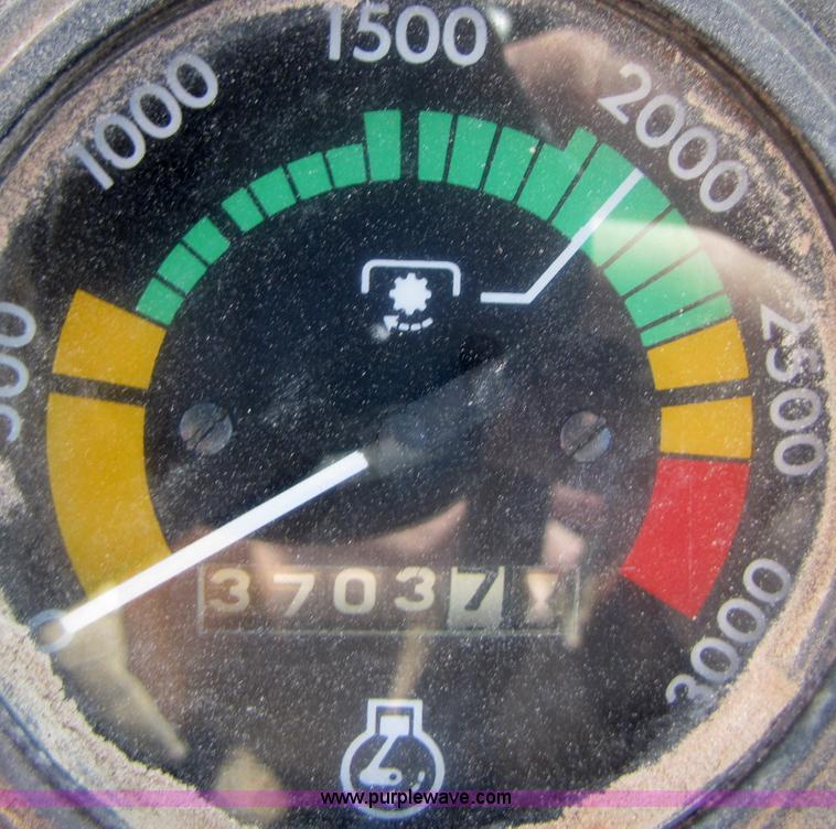 image for item B2125 1972 Case 1370 tractor