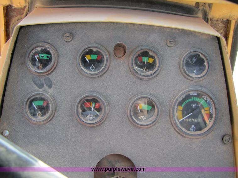 image for item B2125 1972 Case 1370 tractor