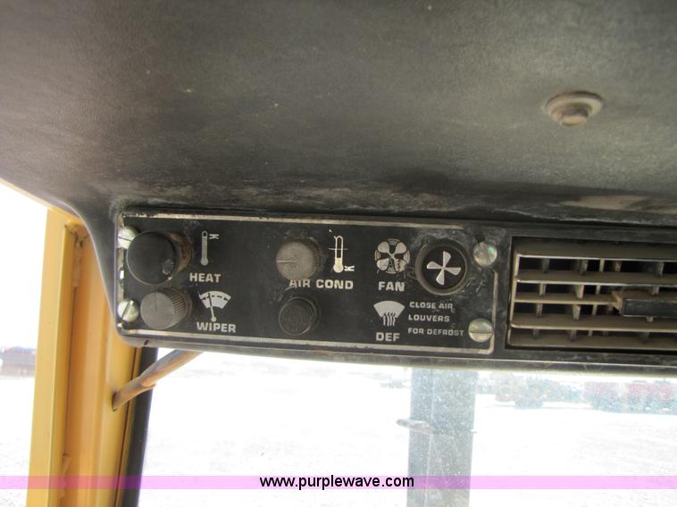 image for item B2125 1972 Case 1370 tractor