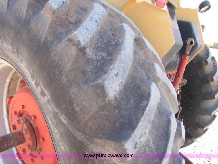 image for item B2125 1972 Case 1370 tractor