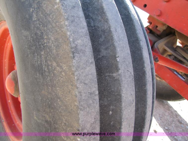 image for item B2125 1972 Case 1370 tractor