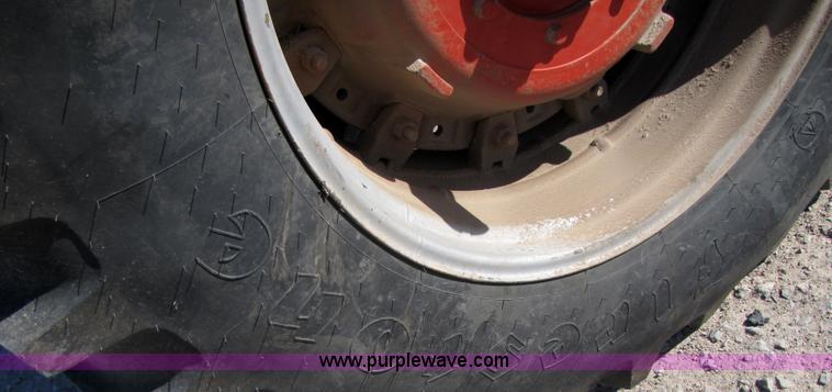 image for item B2125 1972 Case 1370 tractor