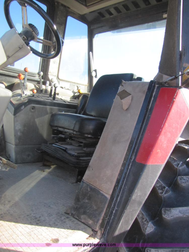 image for item B2128 1984 Case IH 2394 tractor