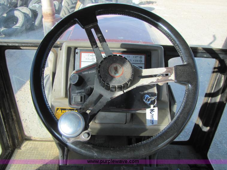 image for item B2128 1984 Case IH 2394 tractor