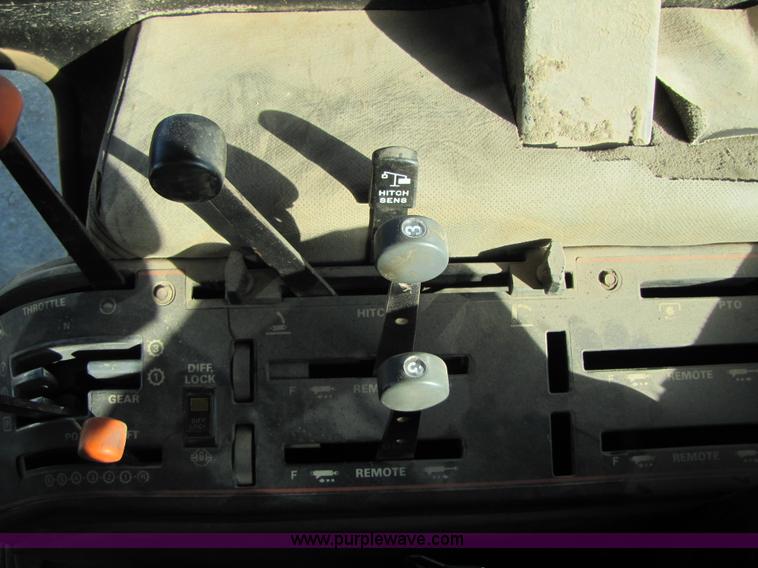 image for item B2128 1984 Case IH 2394 tractor