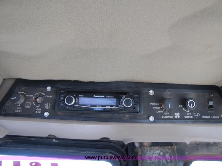 image for item B2128 1984 Case IH 2394 tractor