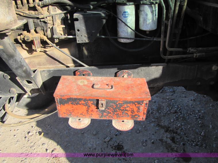 image for item B2128 1984 Case IH 2394 tractor