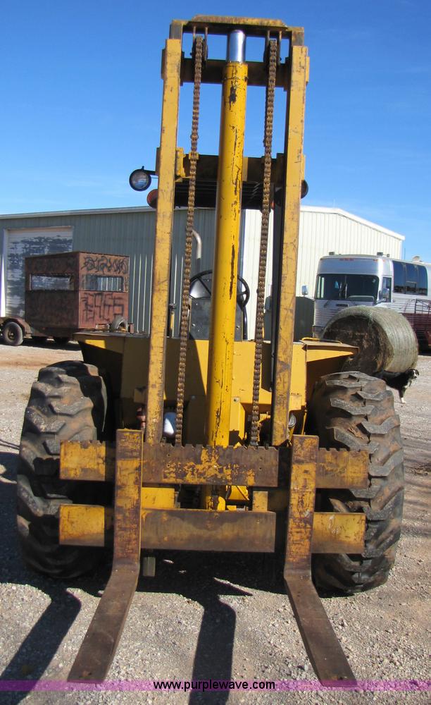 image for item B2140 John Deere 480B rough terrain forklift