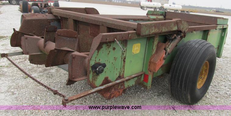 image for item B2539 John Deere 450 manure spreader