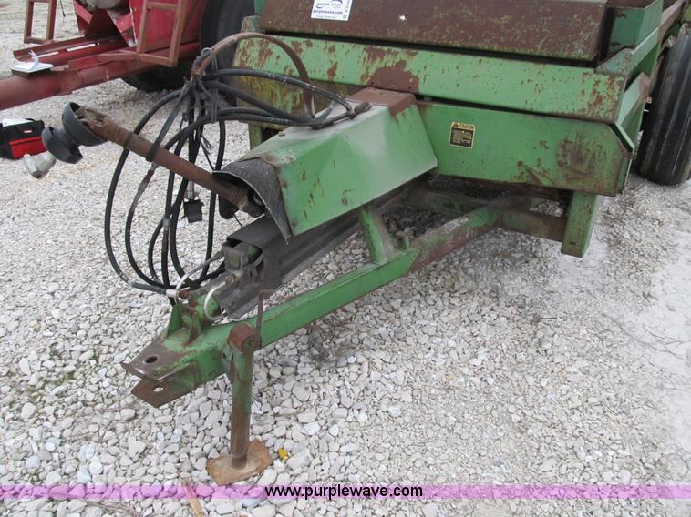 image for item B2539 John Deere 450 manure spreader