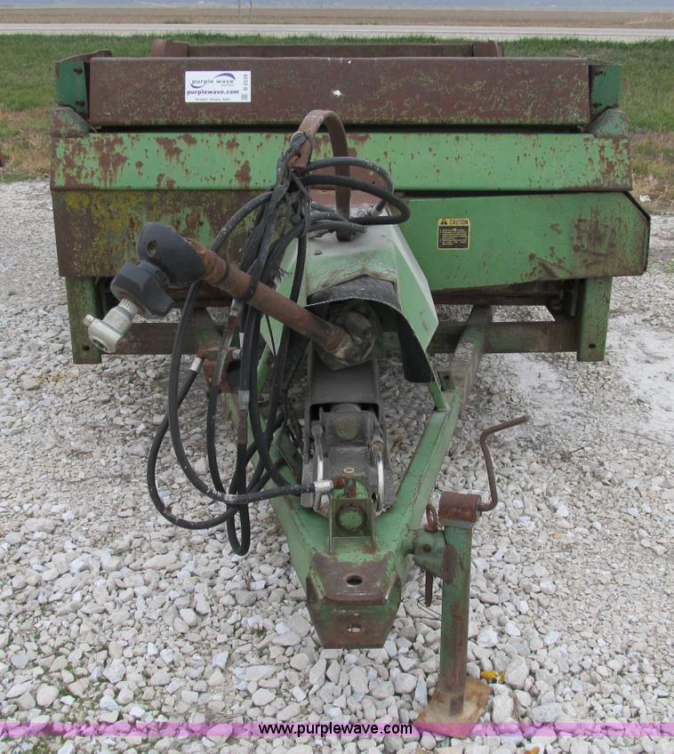 image for item B2539 John Deere 450 manure spreader