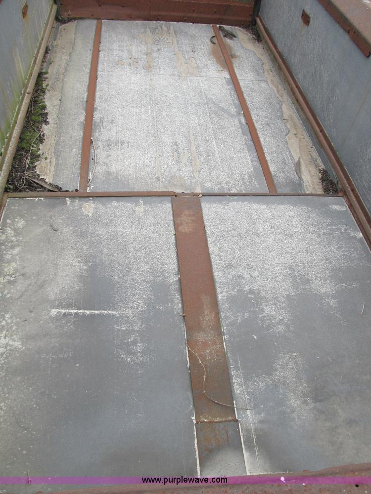 image for item B2539 John Deere 450 manure spreader