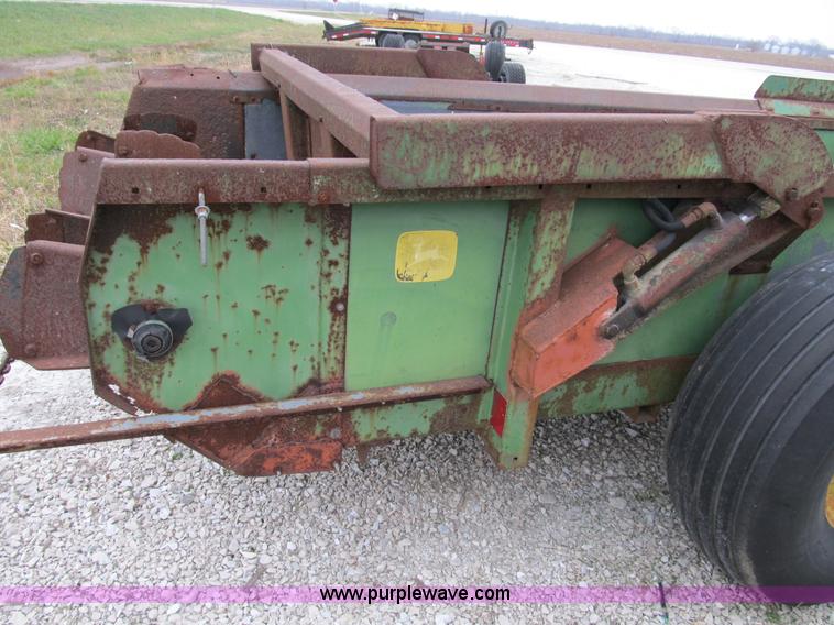 image for item B2539 John Deere 450 manure spreader