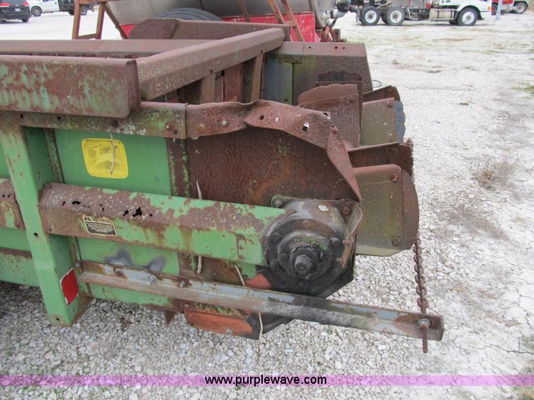 image for item B2539 John Deere 450 manure spreader