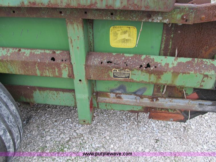 image for item B2539 John Deere 450 manure spreader