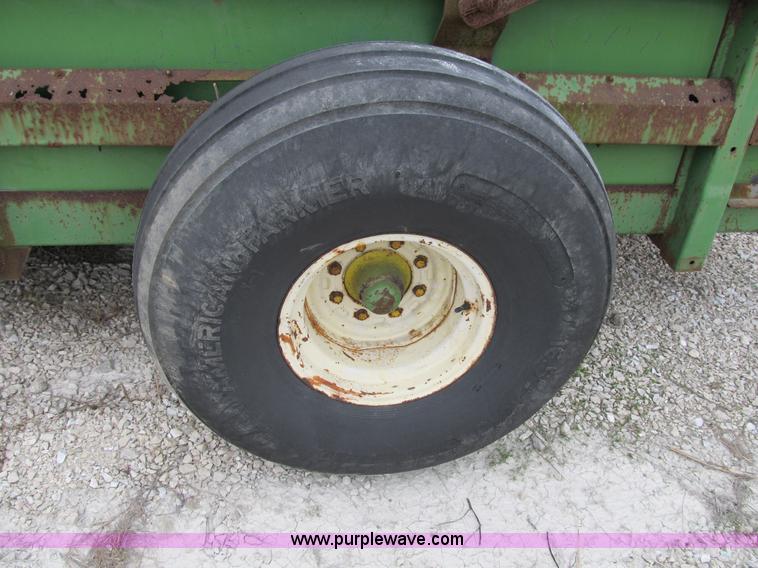 image for item B2539 John Deere 450 manure spreader