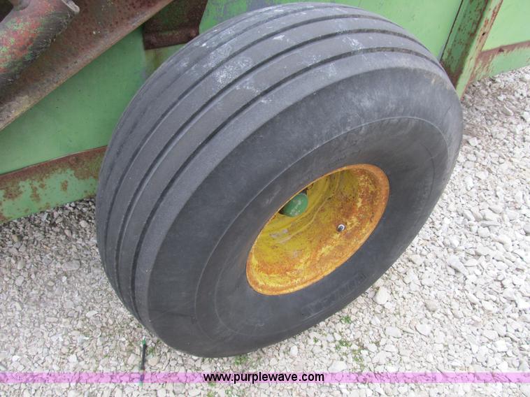 image for item B2539 John Deere 450 manure spreader