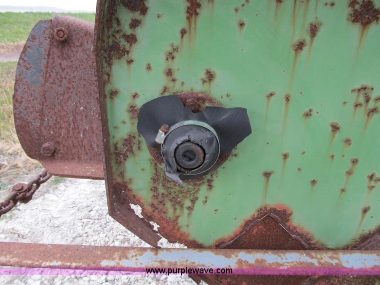 image for item B2539 John Deere 450 manure spreader