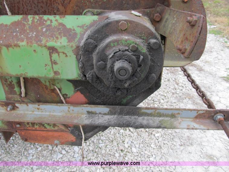 image for item B2539 John Deere 450 manure spreader