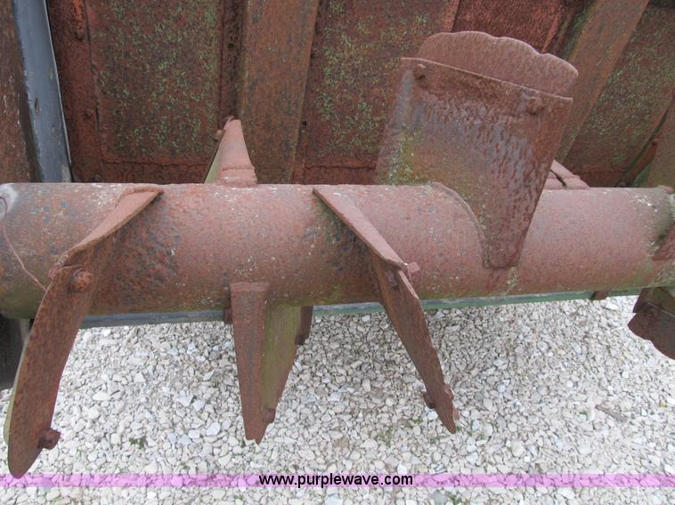 image for item B2539 John Deere 450 manure spreader