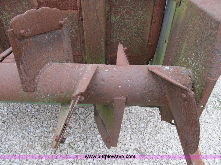 image for item B2539 John Deere 450 manure spreader