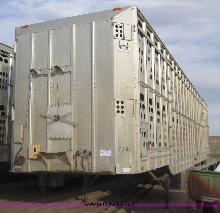 image for item B3110 1991 Barrett 50' livestock trailer