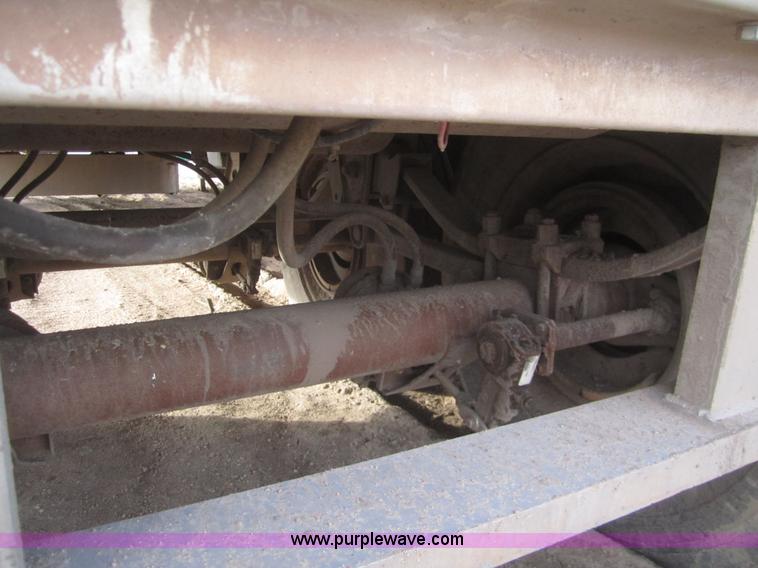 image for item B3110 1991 Barrett 50' livestock trailer