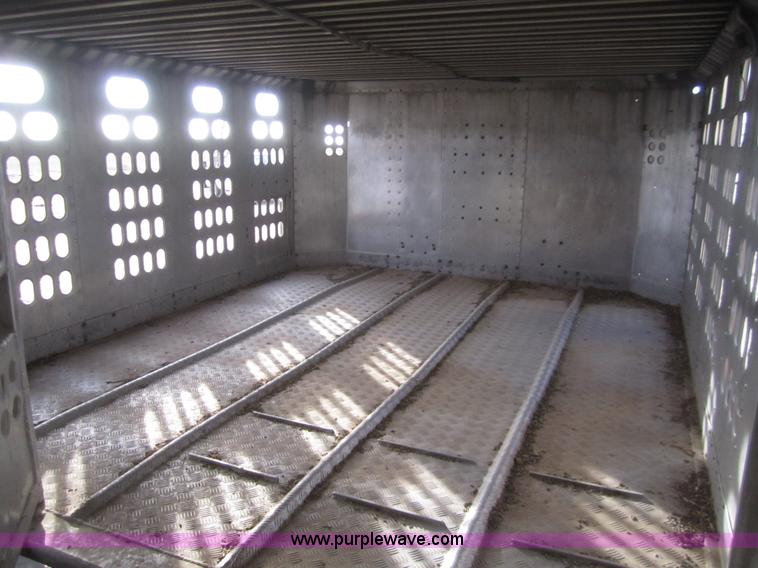 image for item B3110 1991 Barrett 50' livestock trailer