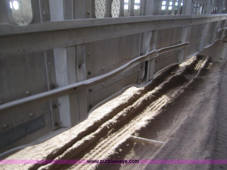 image for item B3110 1991 Barrett 50' livestock trailer