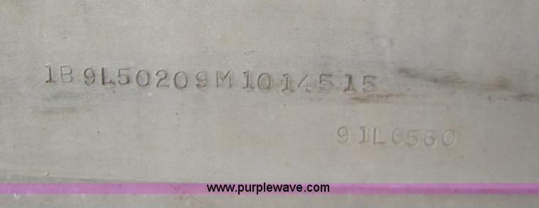 image for item B3110 1991 Barrett 50' livestock trailer