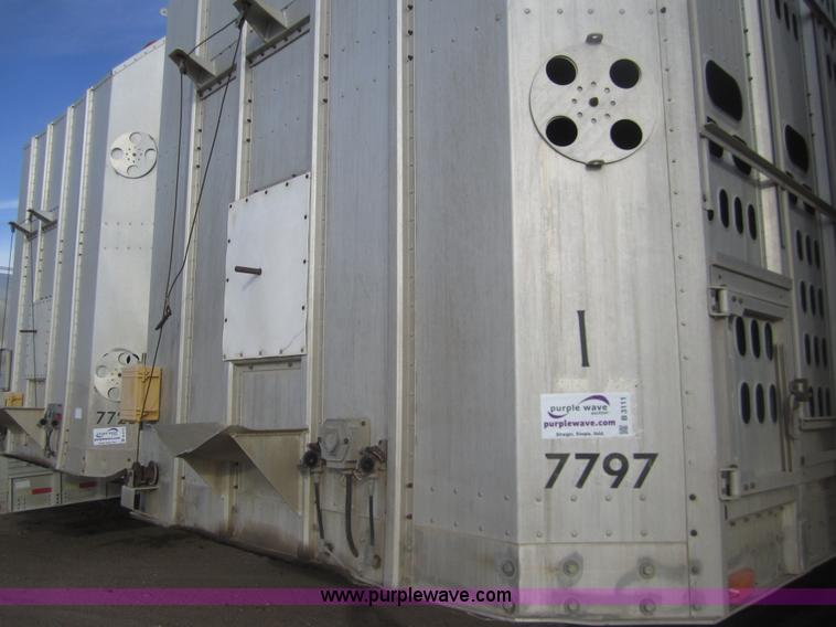 image for item B3111 1995 Barrett 50' livestock trailer