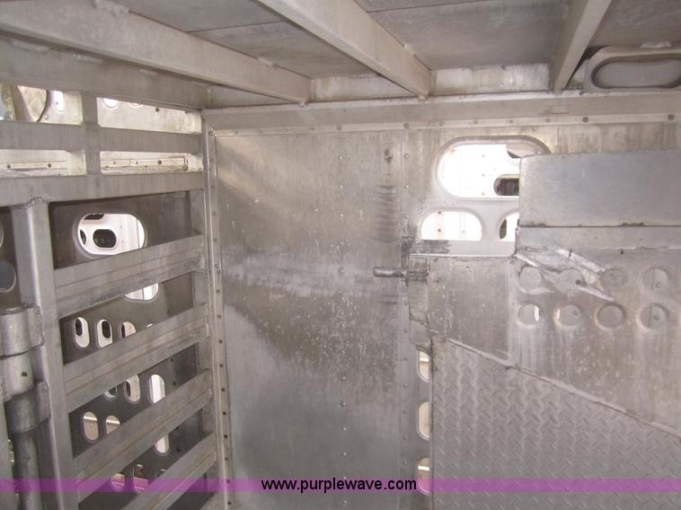 image for item B3111 1995 Barrett 50' livestock trailer