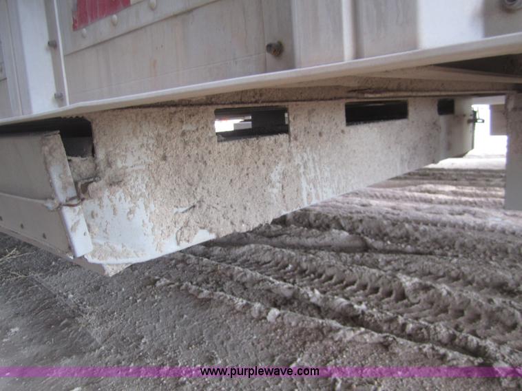 image for item B3111 1995 Barrett 50' livestock trailer