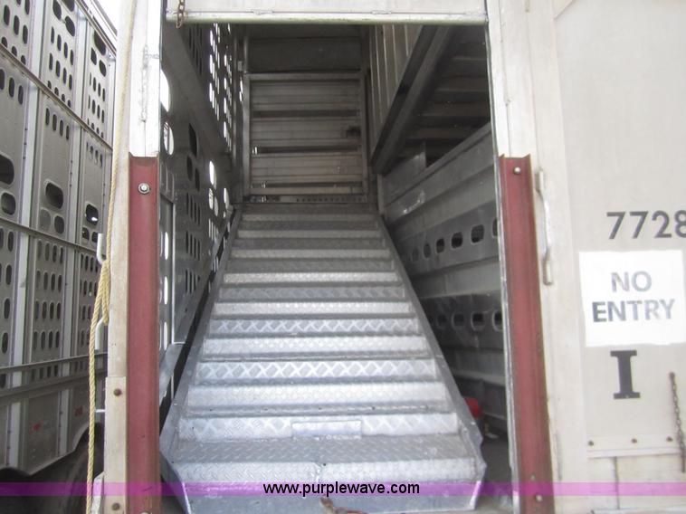 image for item B3112 1991 Barrett 50' livestock trailer