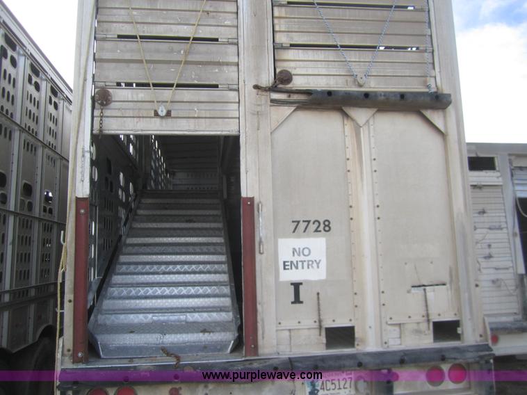 image for item B3112 1991 Barrett 50' livestock trailer