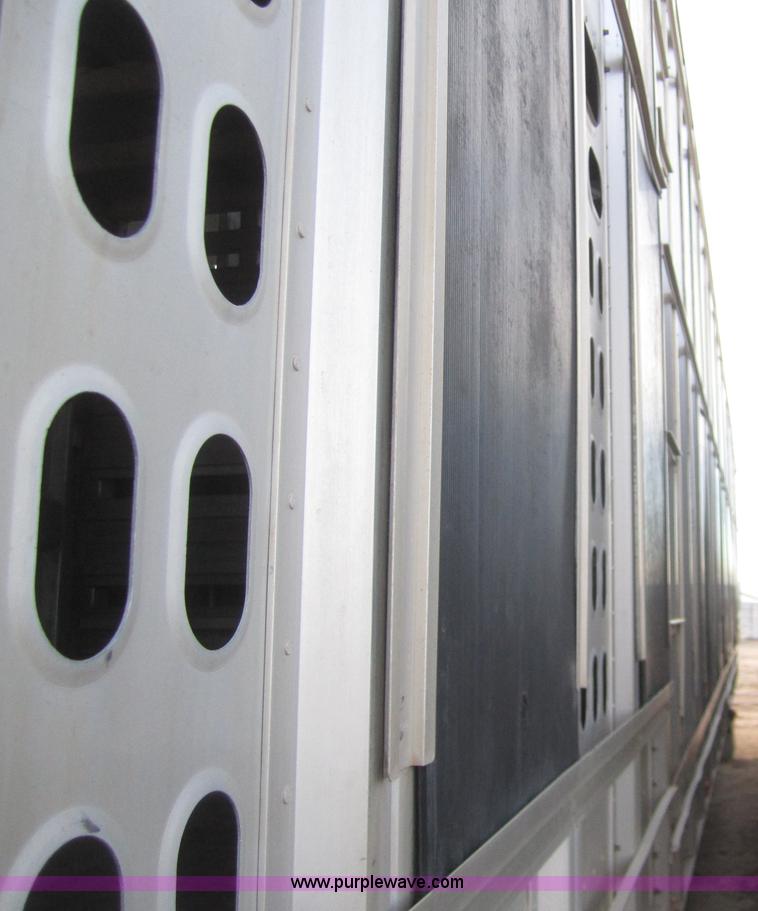 image for item B3112 1991 Barrett 50' livestock trailer