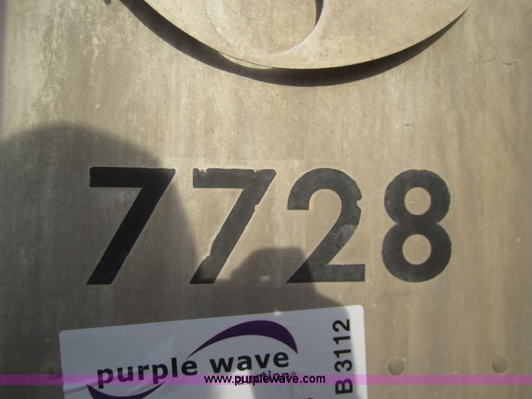 image for item B3112 1991 Barrett 50' livestock trailer