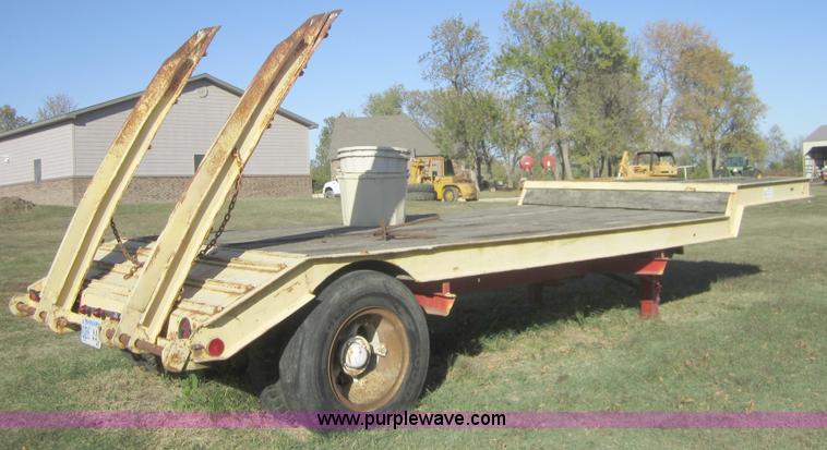 image for item C5115 1974 24' flatbed semi trailer